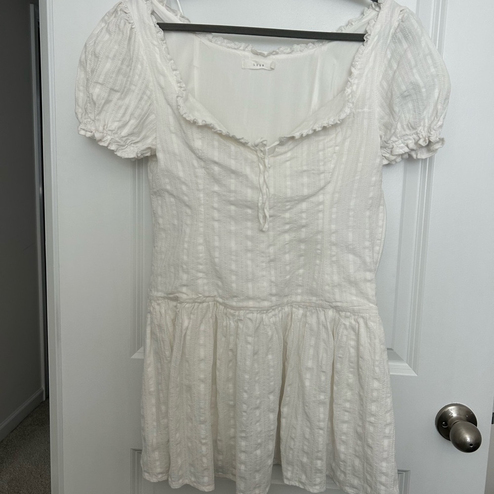 Lush Elegant White Lace-Trimmed Blouse